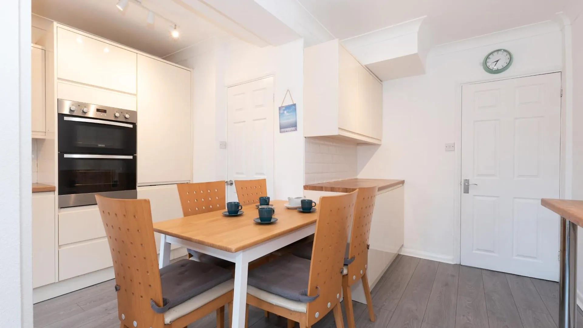 4 Bedroom Family Home In South East London Welling United Kingdom