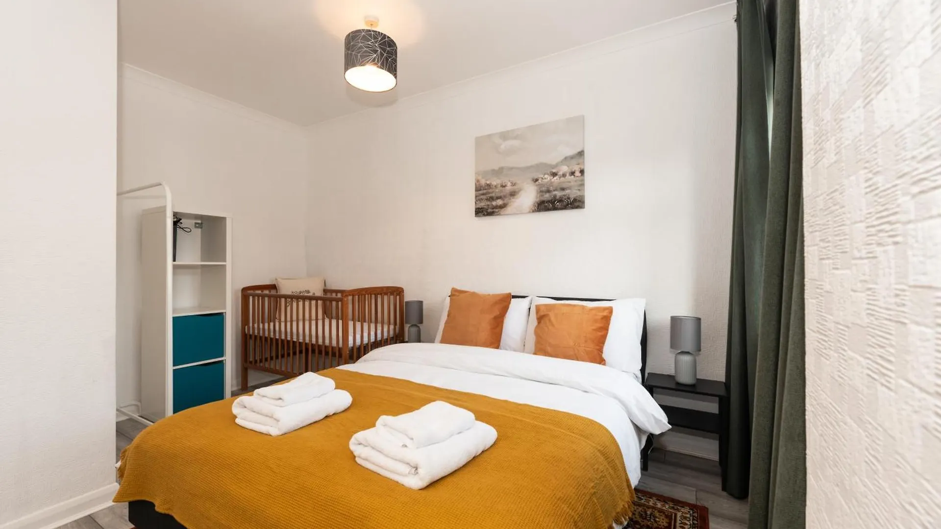 4 Bedroom Family Home In South East London Welling