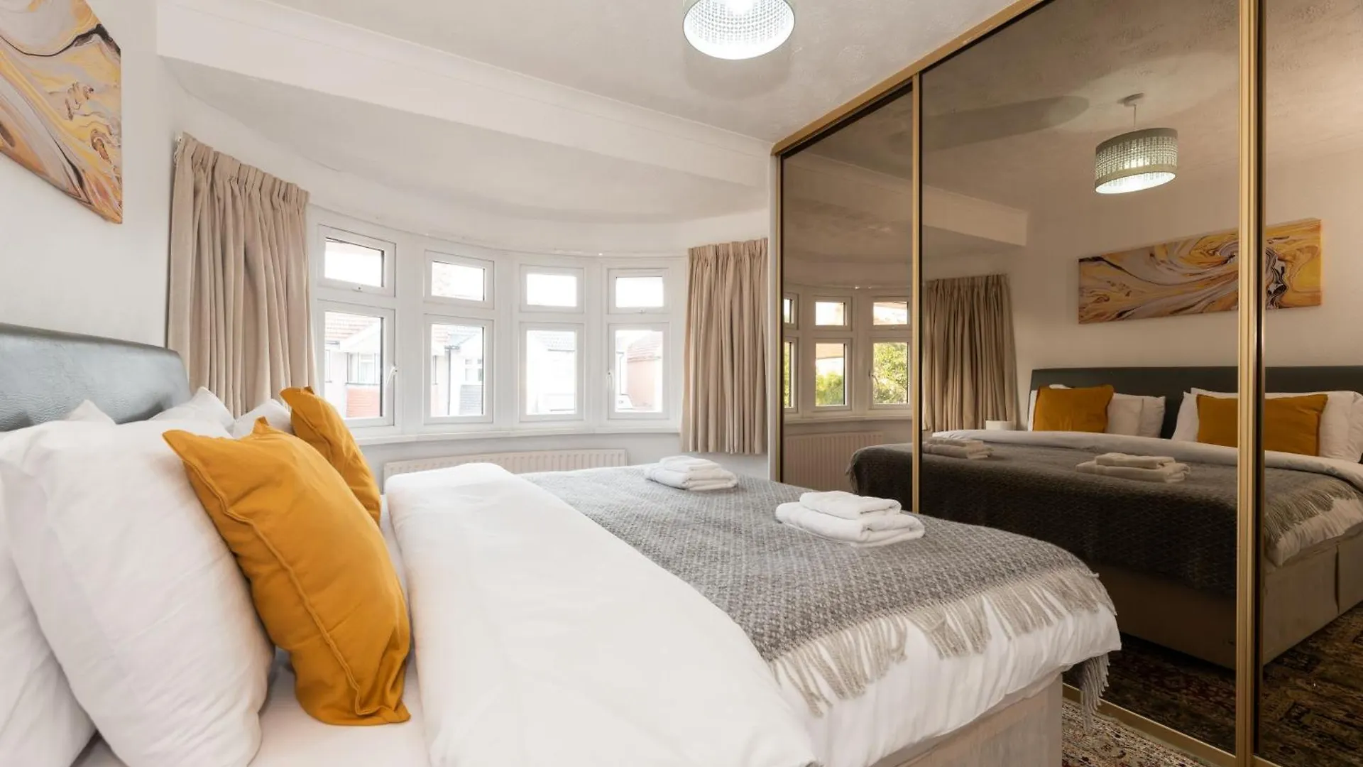 4 Bedroom Family Home In South East London Welling United Kingdom