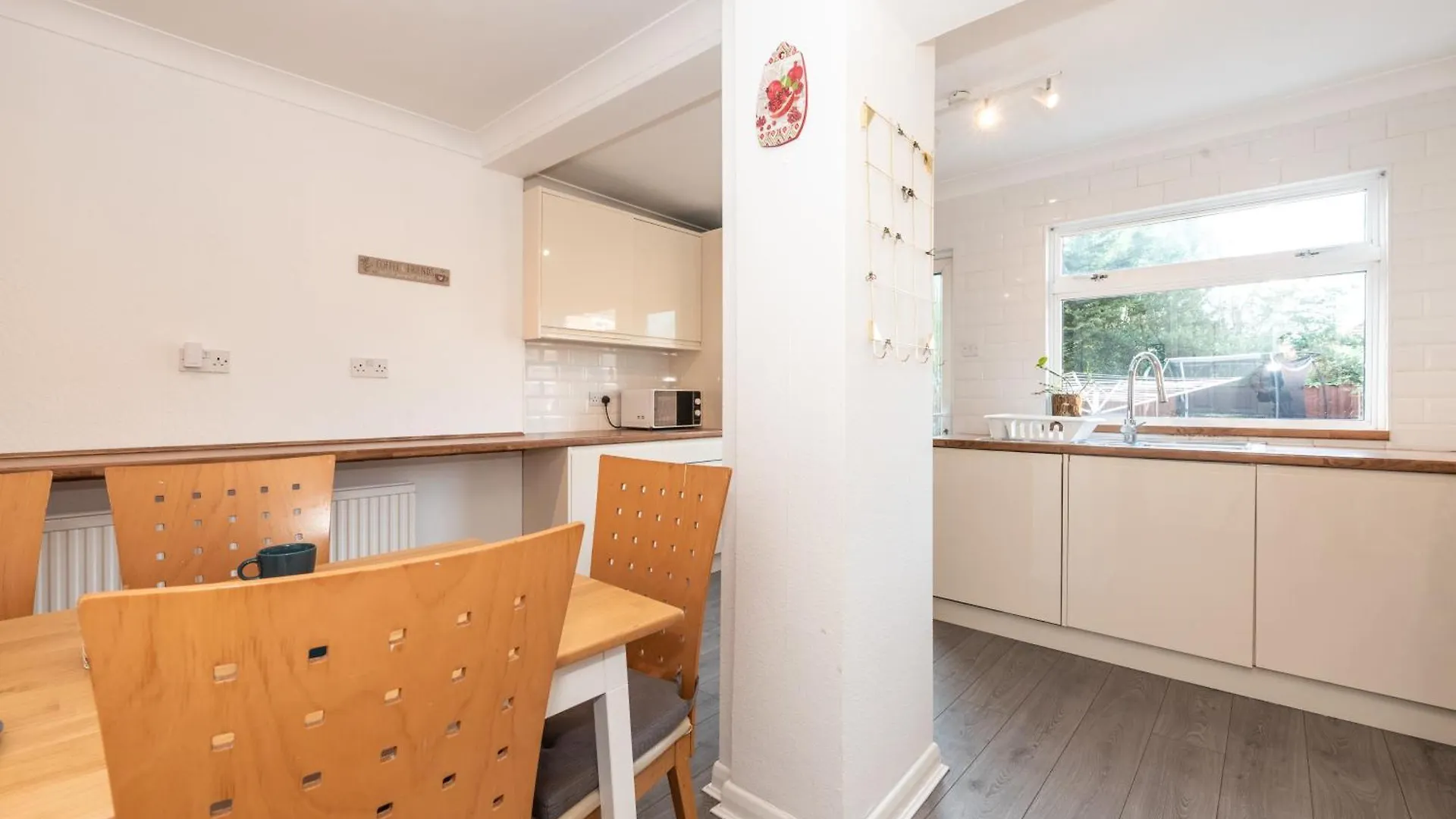 4 Bedroom Family Home In South East London Welling 0*,